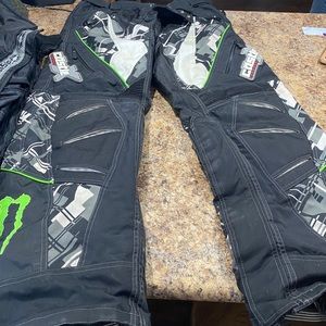 Men’s snowmobile pants